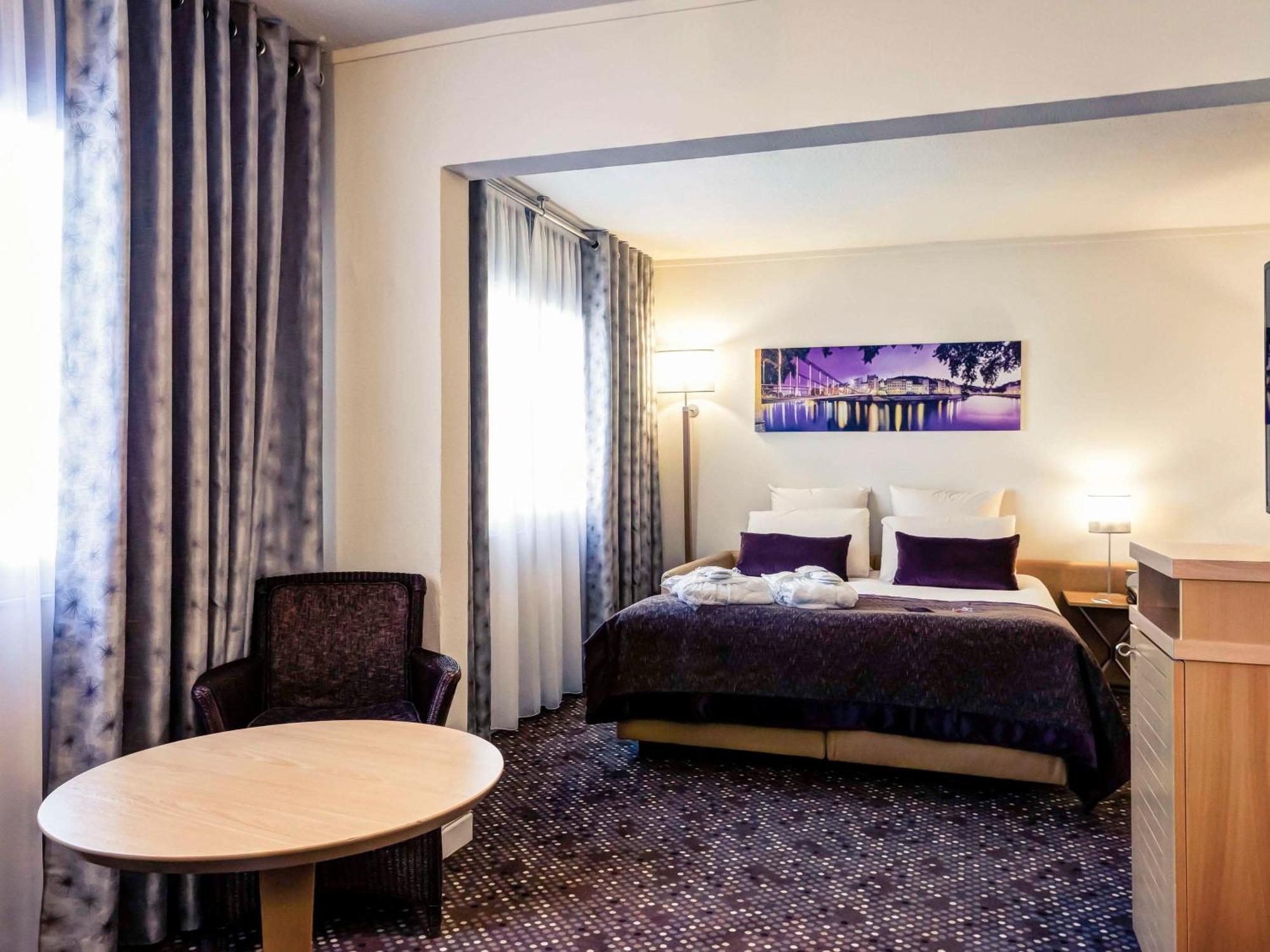 Mercure Lyon Charbonnieres Екстер'єр фото