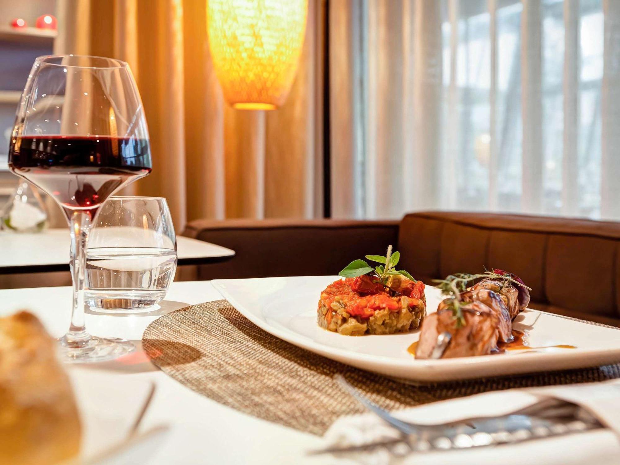 Mercure Lyon Charbonnieres Екстер'єр фото